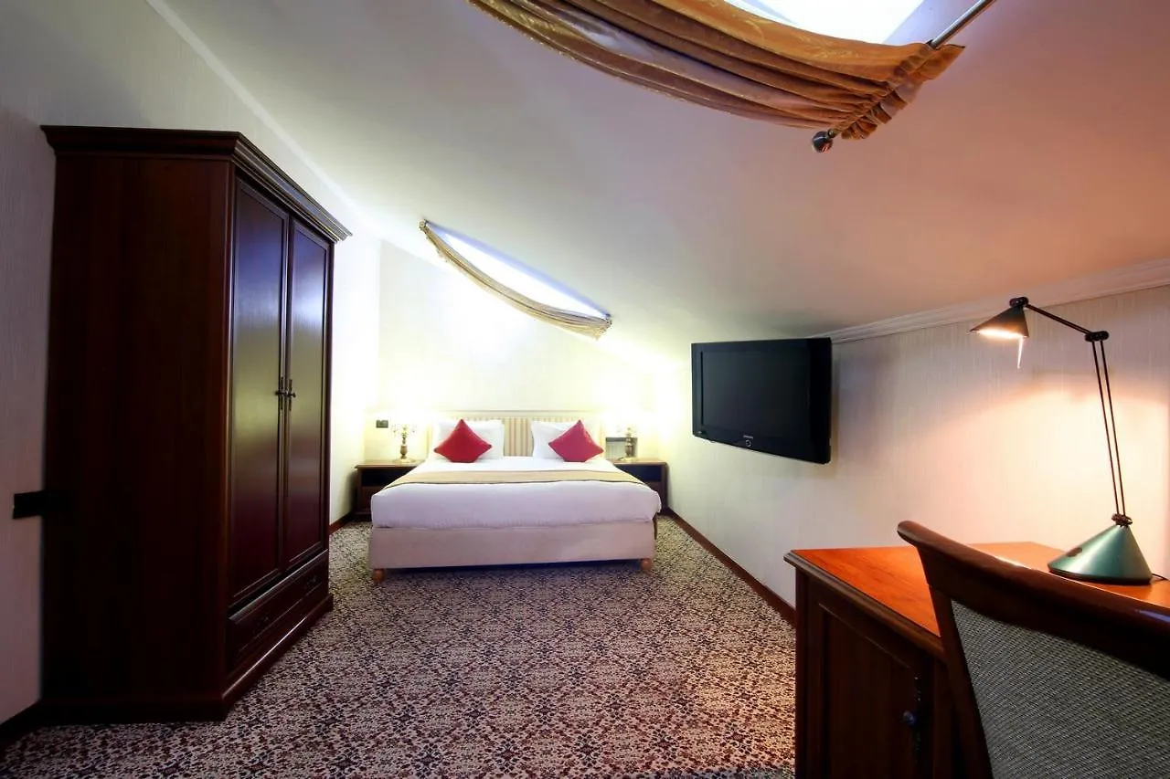 Number 21 By Dbi Hotel Kijev Ukrajna