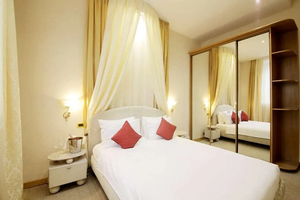 ****  Number 21 By Dbi Hotel Kijev Ukrajna