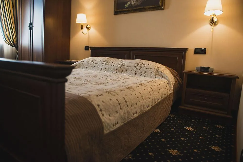 ****  Number 21 By Dbi Hotel Kijev Ukrajna
